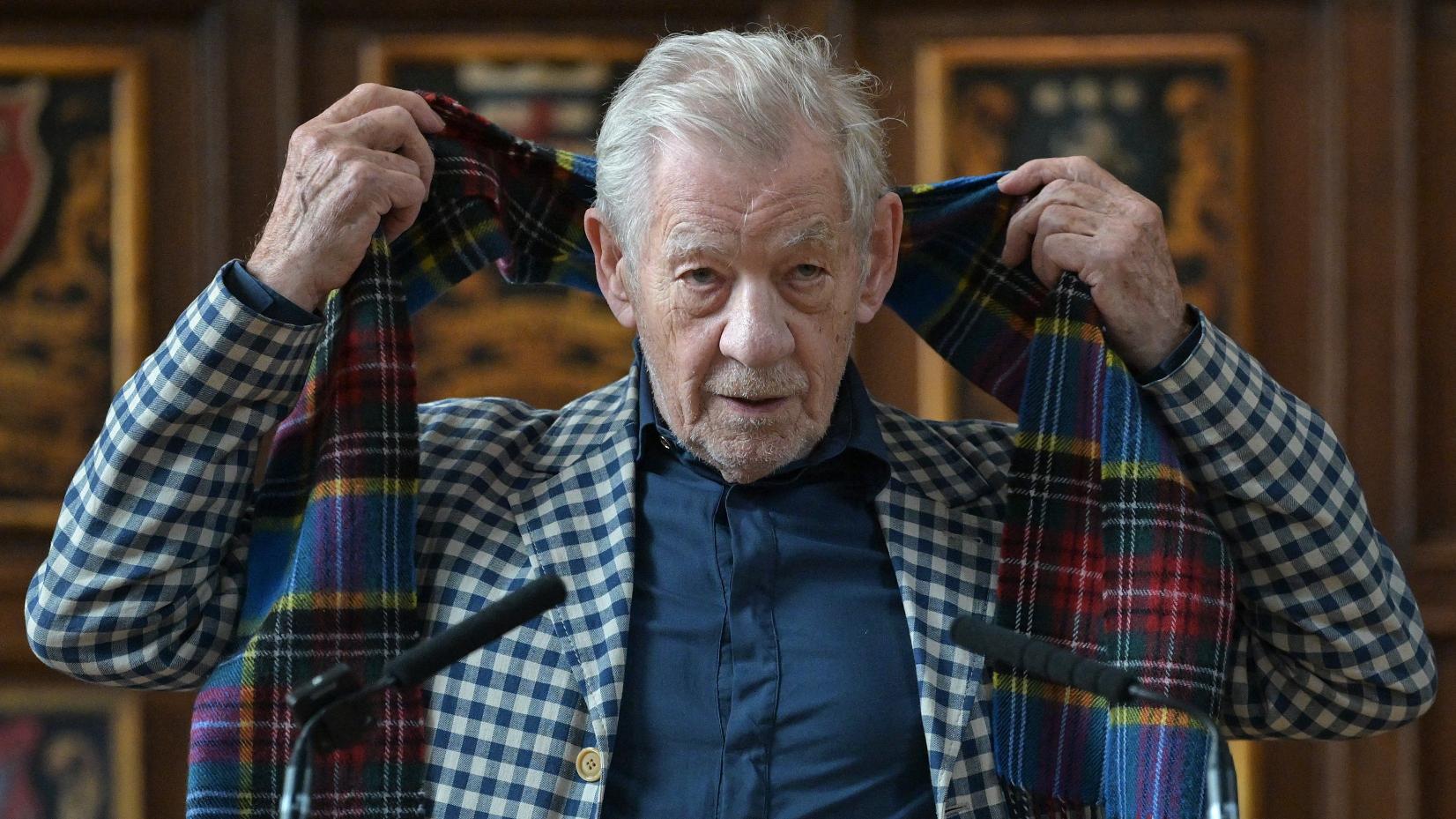 Ian McKellen Recreates Magneto's Epic Destruction in Doomsday