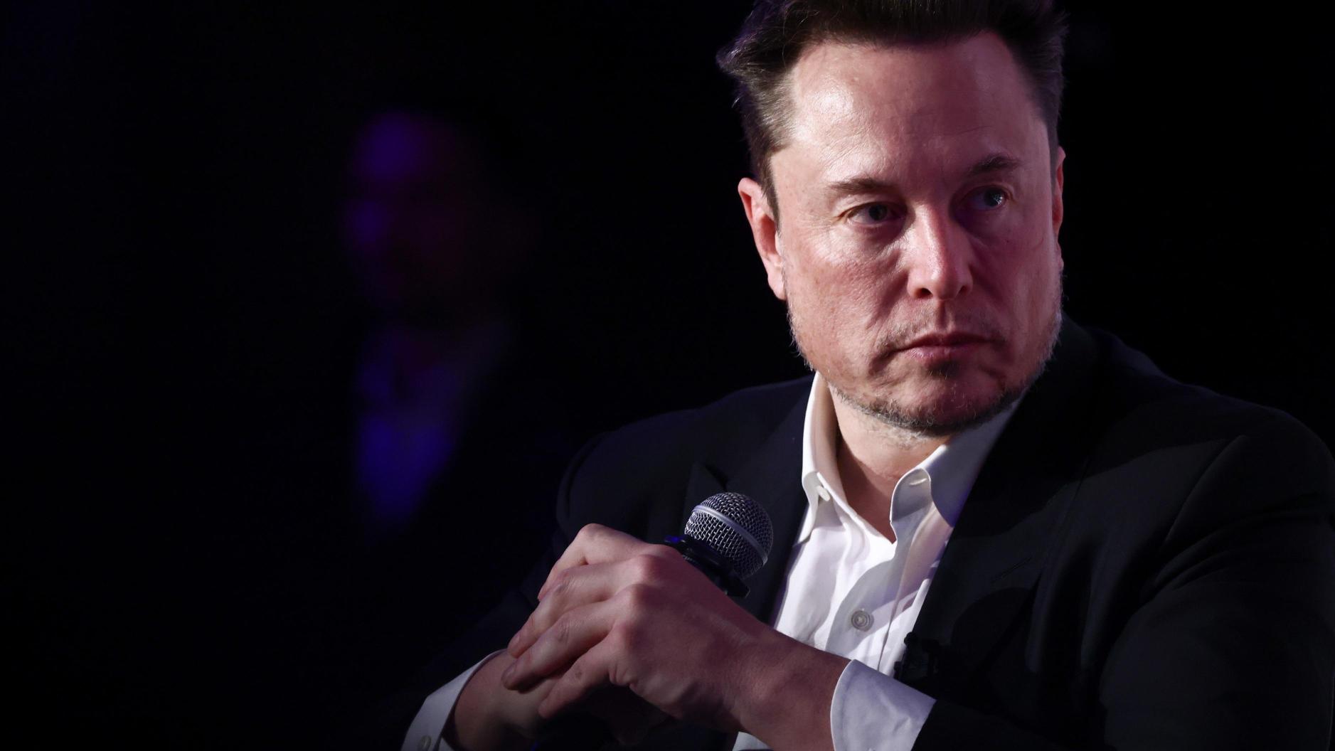 Neuralink's first human brain chip implant by Elon Musk