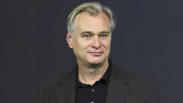 Christopher Nolan's criticism of amateur film critics and the impact on the film industry